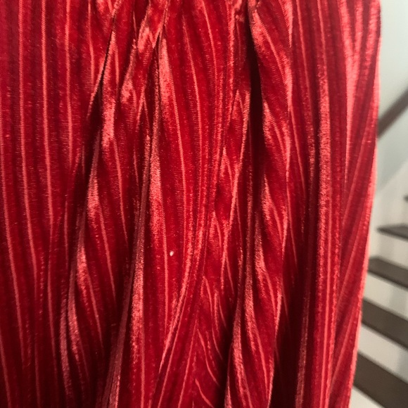 Red velvet jumpsuit - Picture 4 of 4